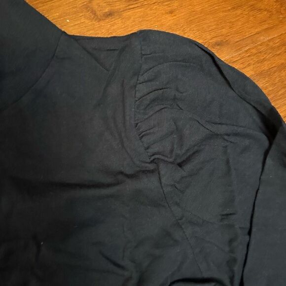 Monrow NWT mock neck shirred sleeve XS‎ - Picture 4 of 4